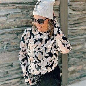 NWT Cabi 4422 Mesh Turtleneck size XS